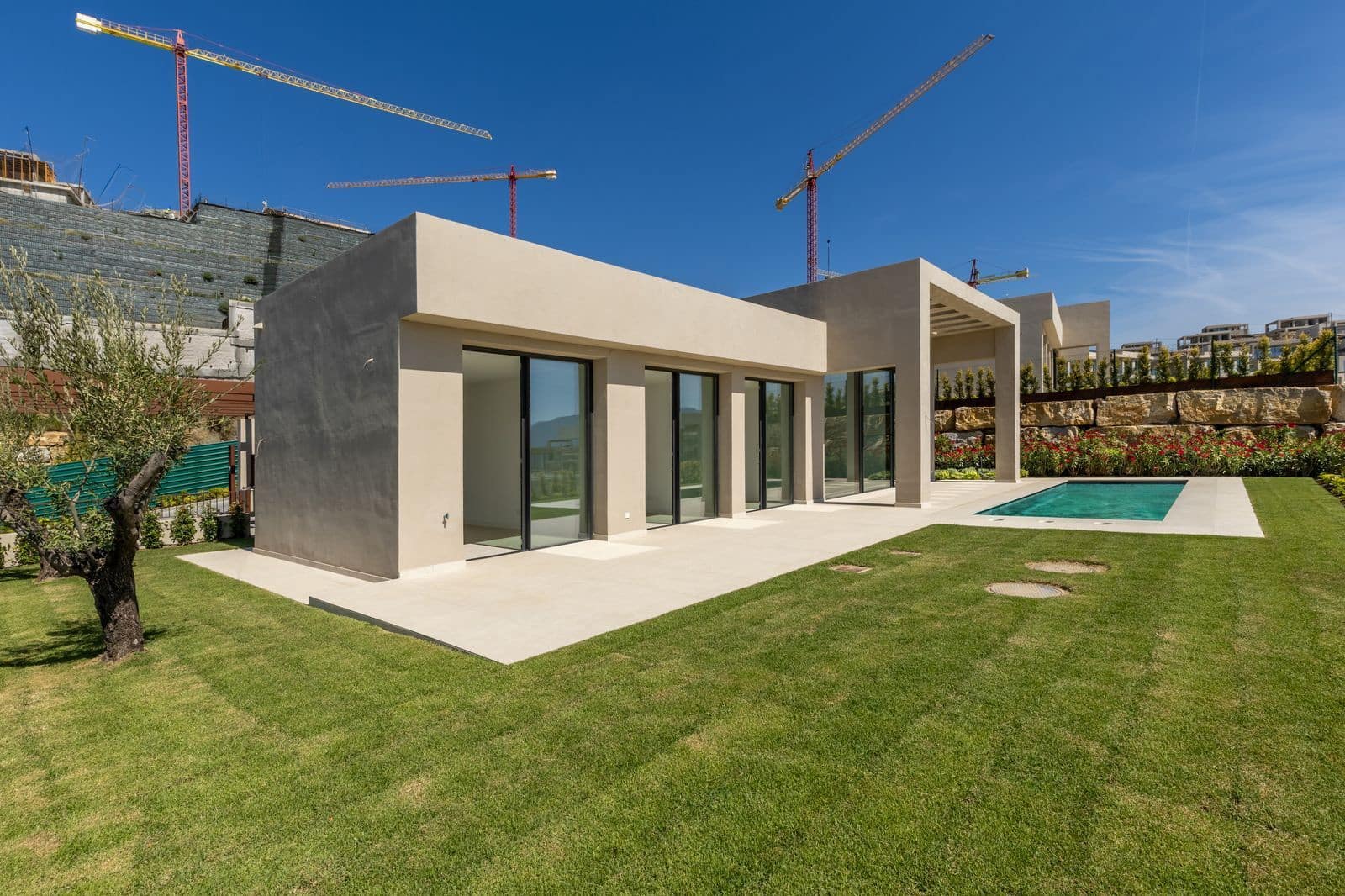 Bungalow de 3 habitaciones en Benahavís en venta - 1.895.000 € (Ref: 9998229)