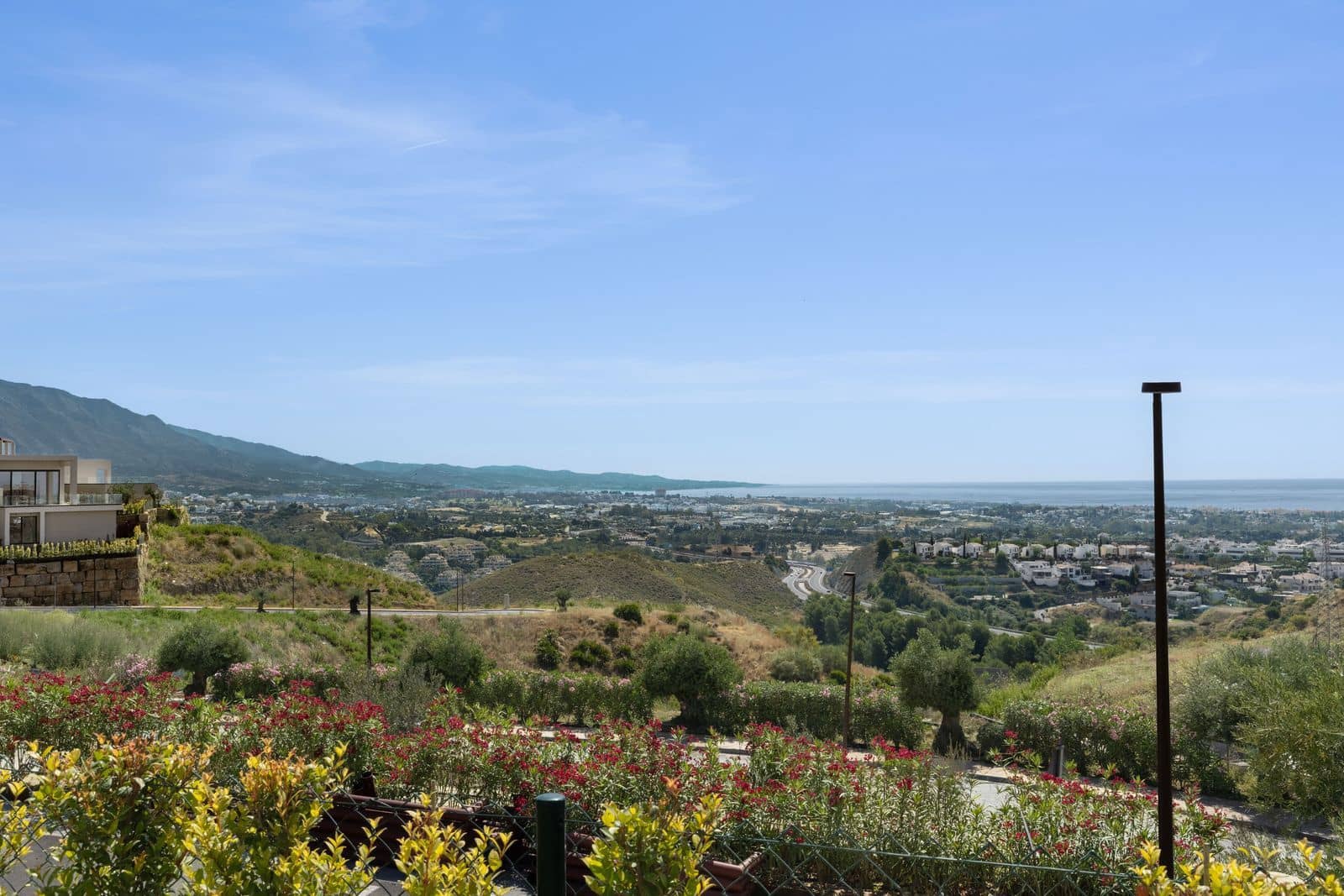 Bungalow de 3 habitaciones en Benahavís en venta - 1.895.000 € (Ref: 9998229)