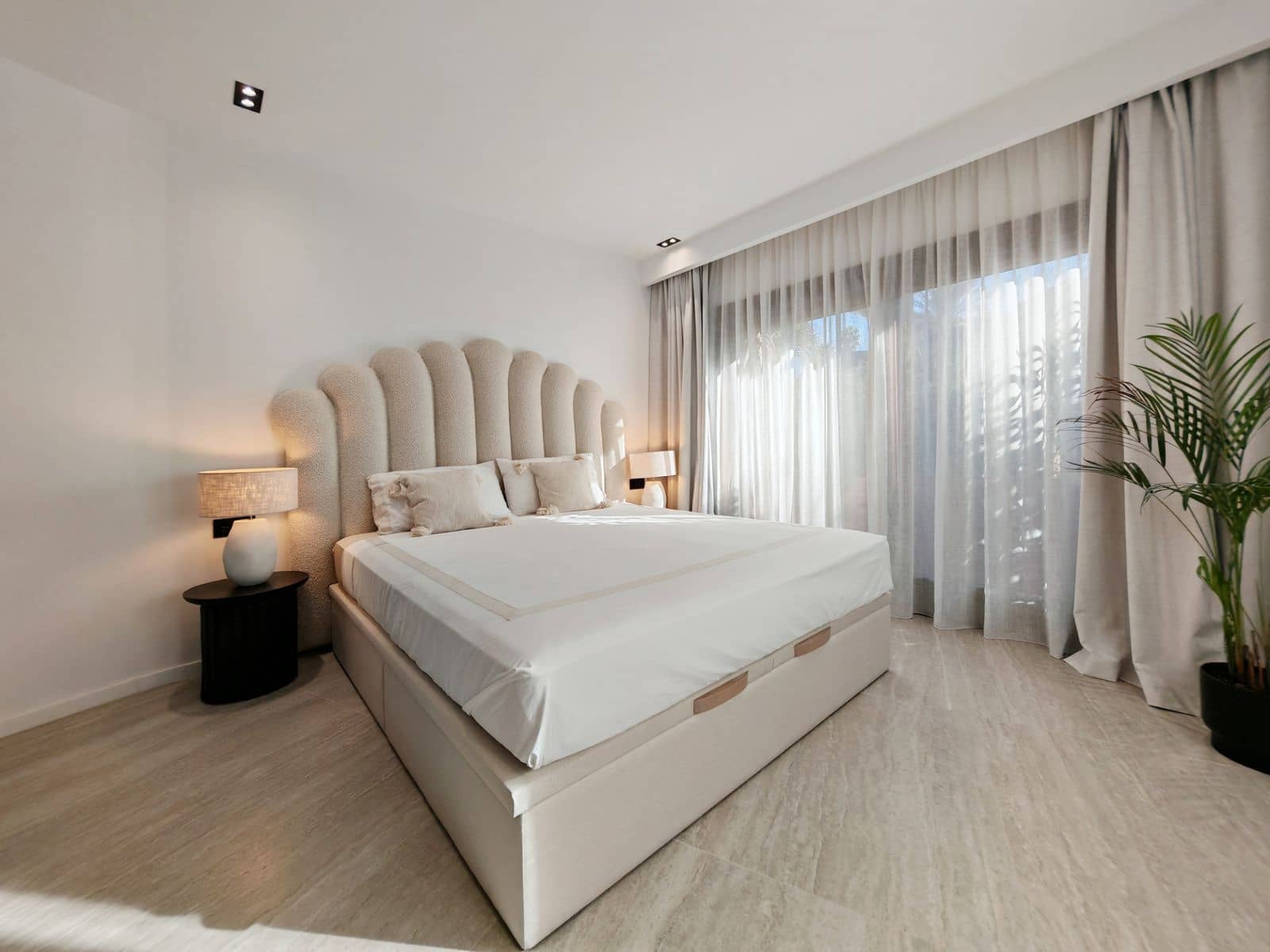 Apartamento de 3 habitaciones en Guadalmansa en venta - 1.525.000 € (Ref: 9998232)