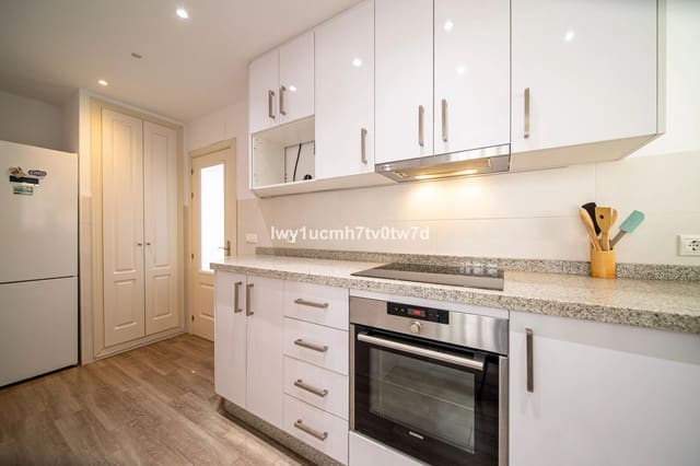 2 soveværelse Lejlighed til salg i Benalmádena - € 399.000 (Ref: 9998233)