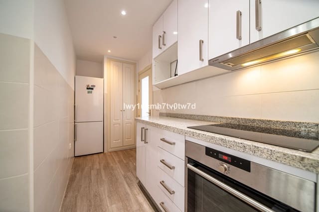 2 soveværelse Lejlighed til salg i Benalmádena - € 399.000 (Ref: 9998233)