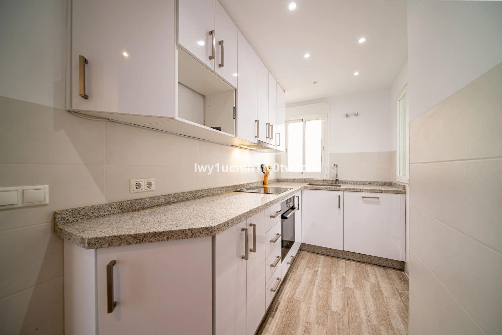 2 soveværelse Lejlighed til salg i Benalmadena - € 399.000 (Ref: 9998233)