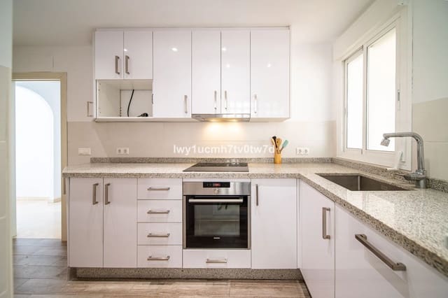 2 soveværelse Lejlighed til salg i Benalmádena - € 399.000 (Ref: 9998233)
