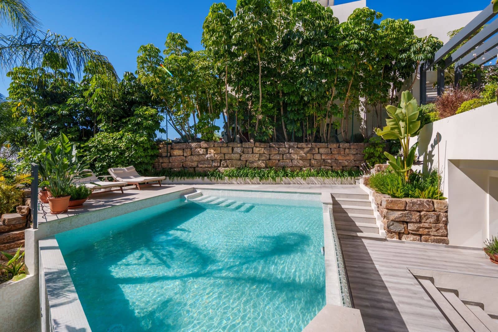 4 soveværelse Villa til salg i El Paraiso - € 2.750.000 (Ref: 9998236)