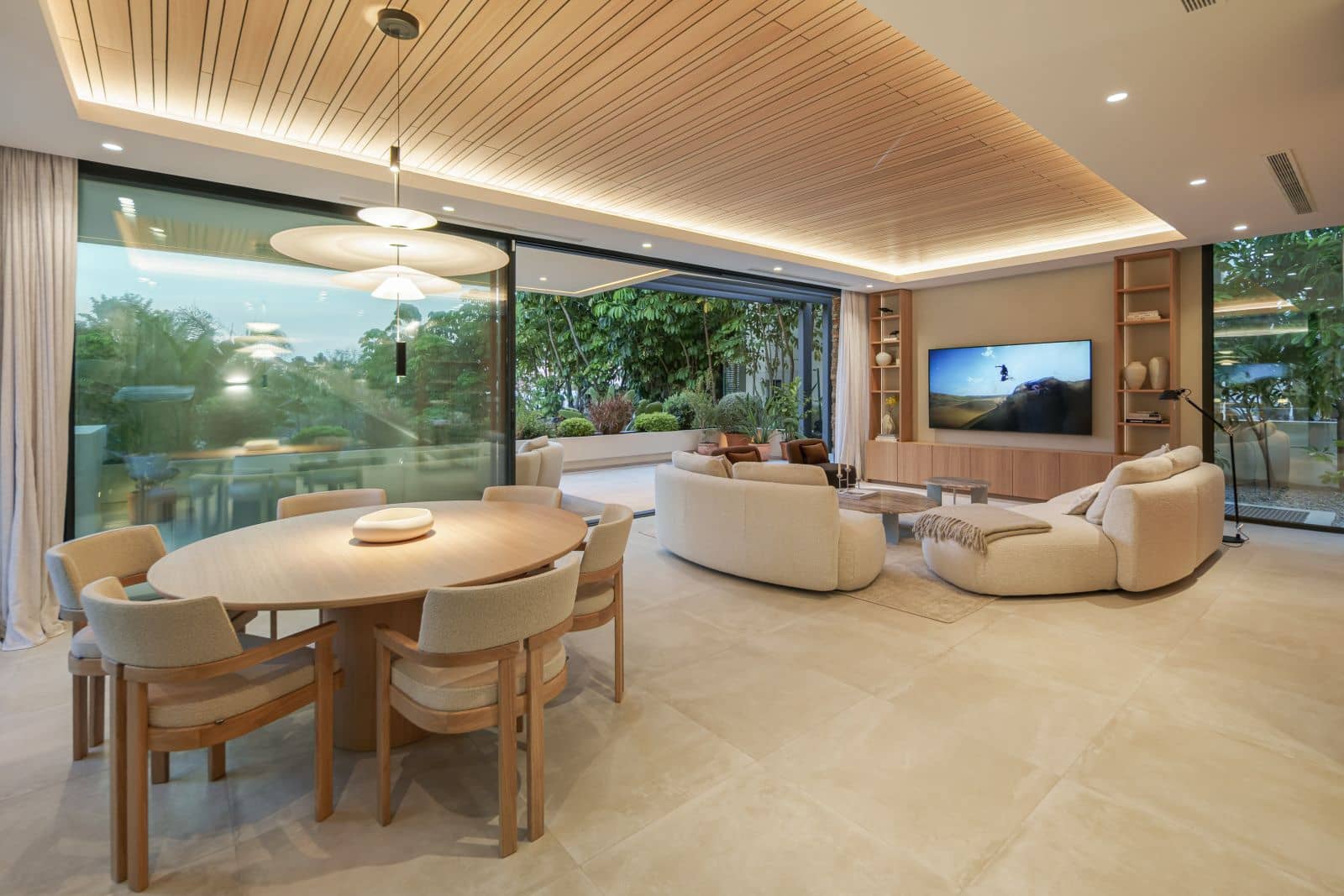 4 soveværelse Villa til salg i El Paraiso - € 2.750.000 (Ref: 9998236)