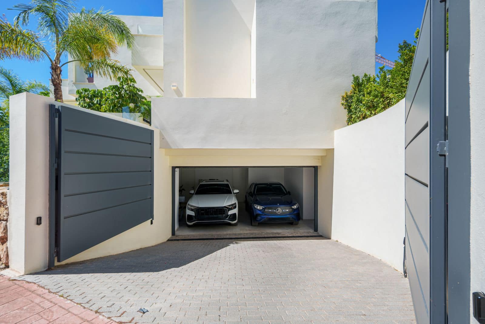 4 soveværelse Villa til salg i El Paraiso - € 2.750.000 (Ref: 9998236)