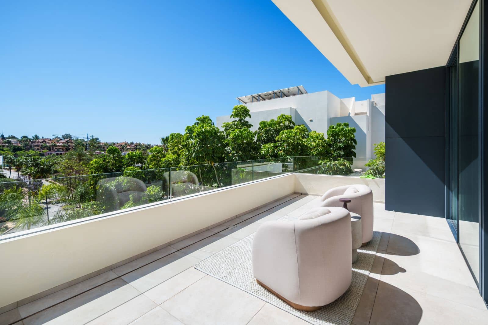 4 soveværelse Villa til salg i El Paraiso - € 2.750.000 (Ref: 9998236)