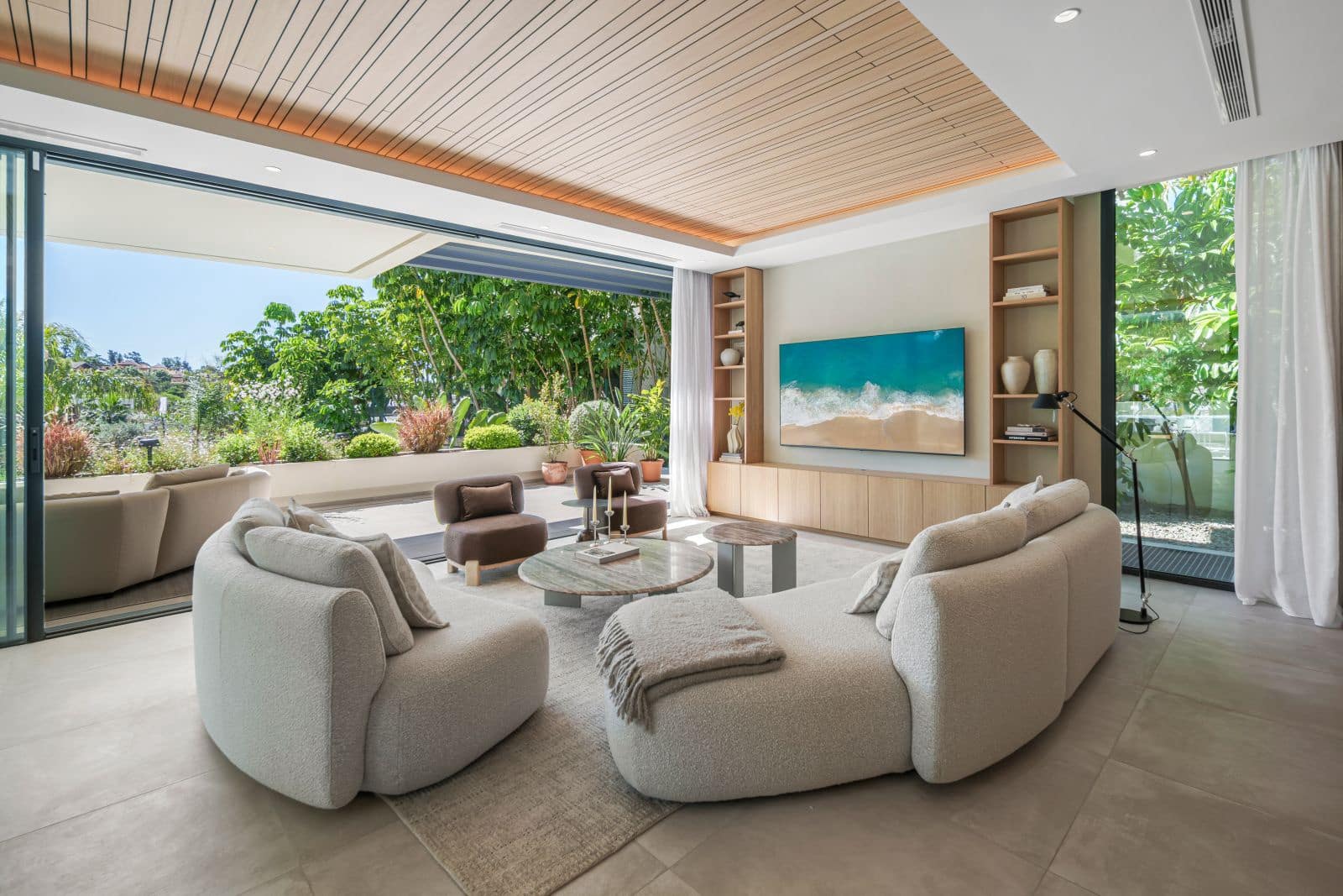 4 soveværelse Villa til salg i El Paraiso - € 2.750.000 (Ref: 9998236)