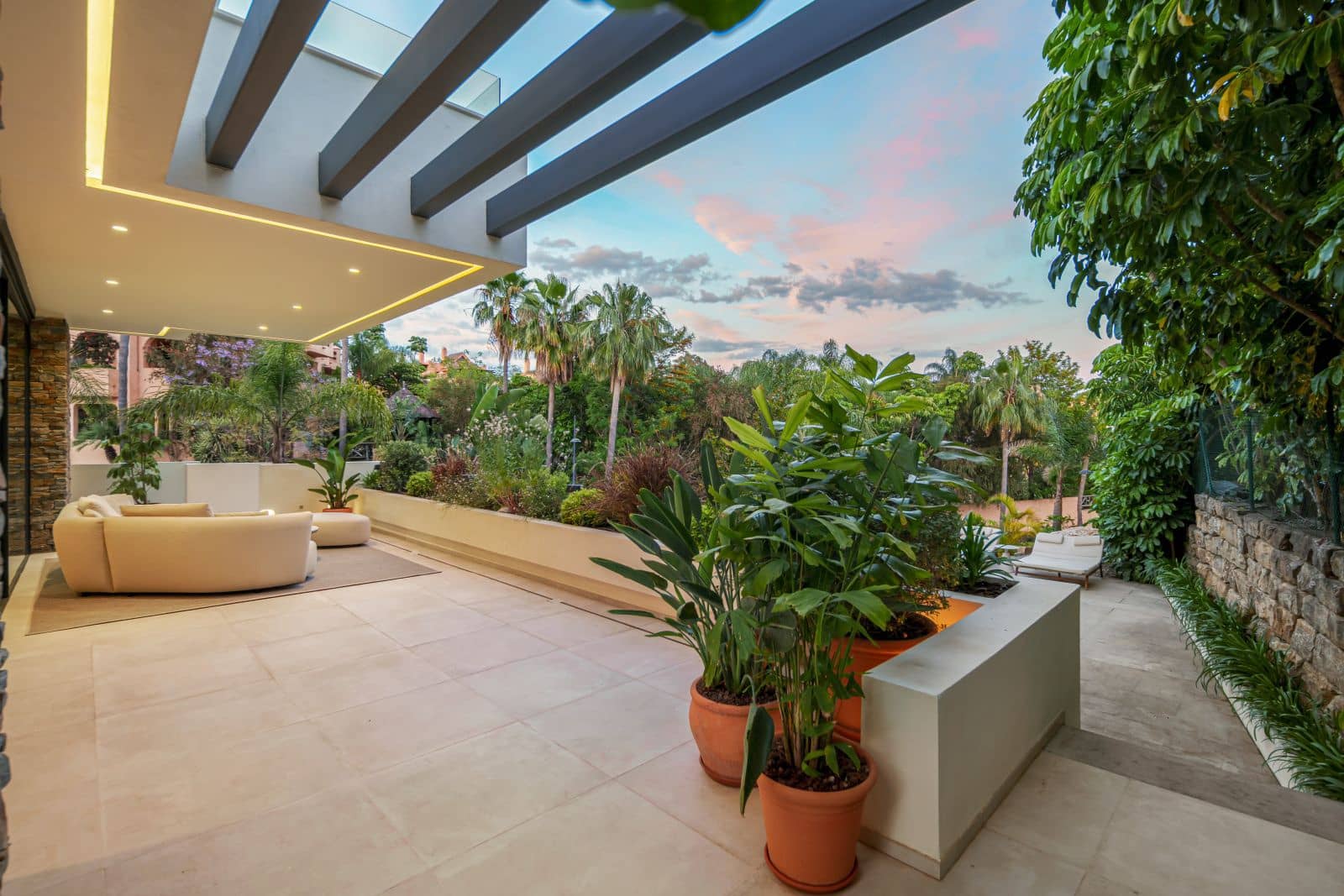 4 soveværelse Villa til salg i El Paraiso - € 2.750.000 (Ref: 9998236)