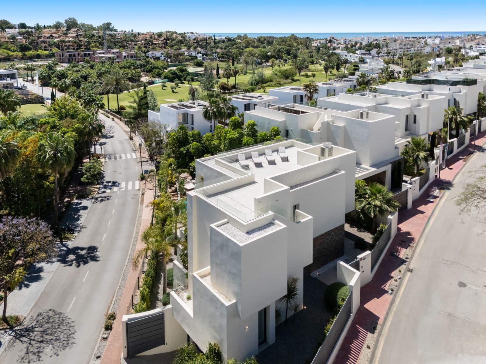 4 soveværelse Villa til salg i El Paraiso - € 2.750.000 (Ref: 9998236)
