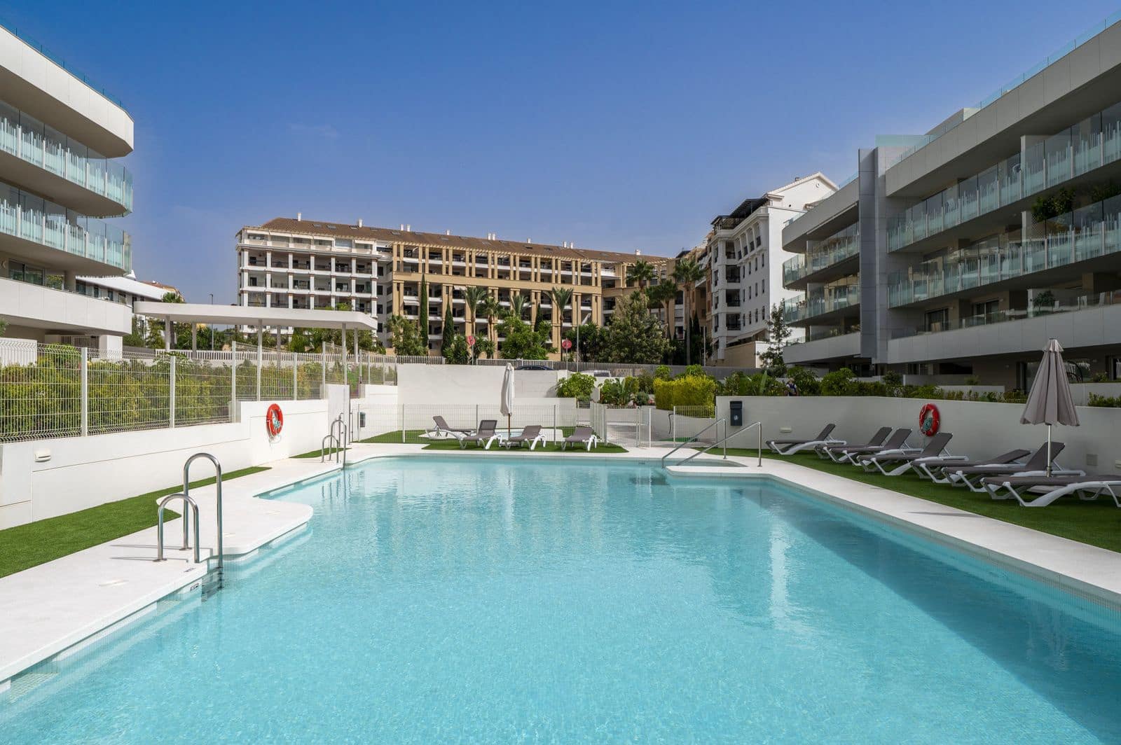 2 soverom Leilighet til salgs i San Pedro de Alcantara - € 765 000 (Ref: 9998238)