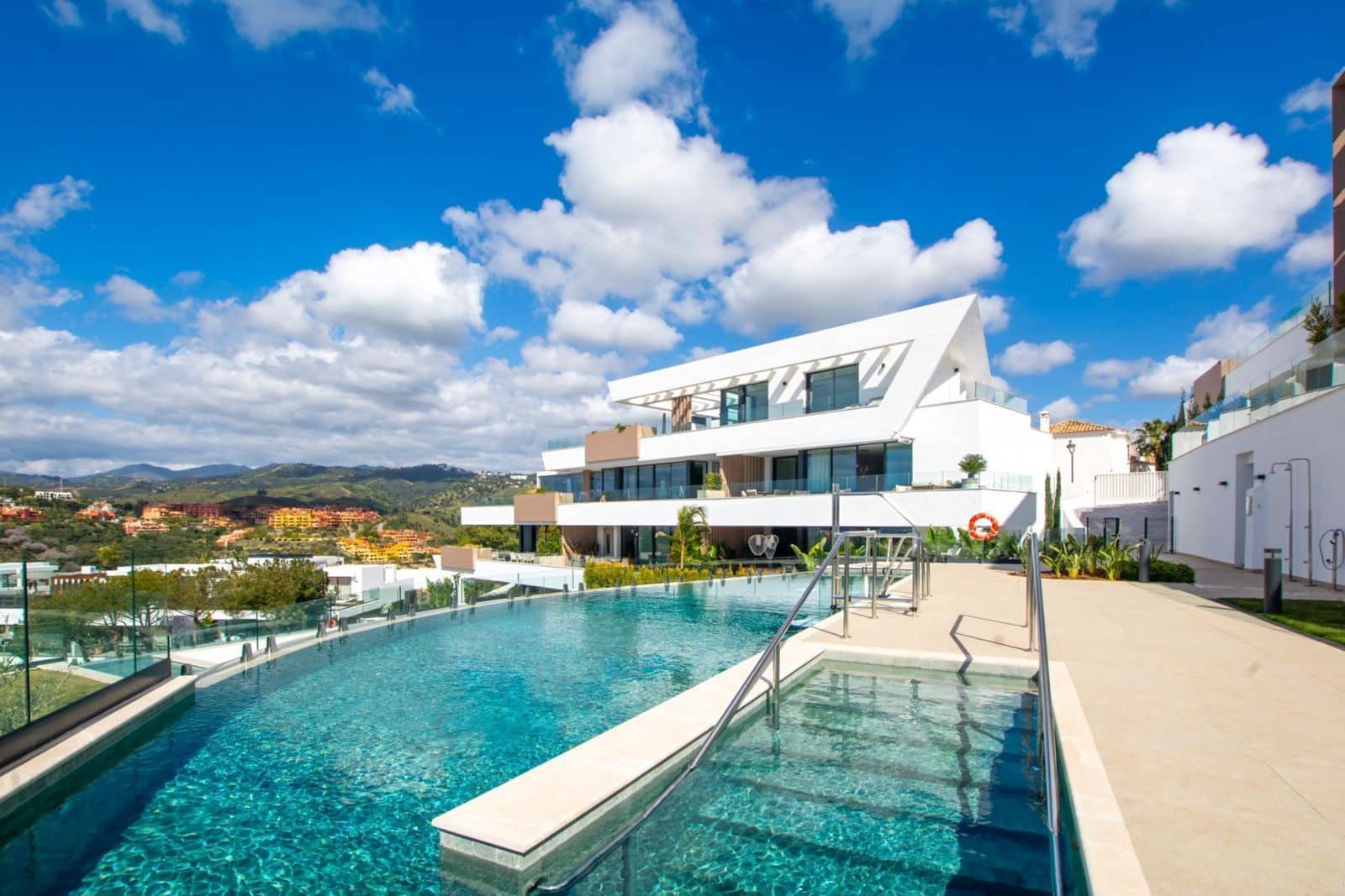 3 sovrum Lägenhet till salu i Artola - 1 150 000 € (Ref: 9998241)