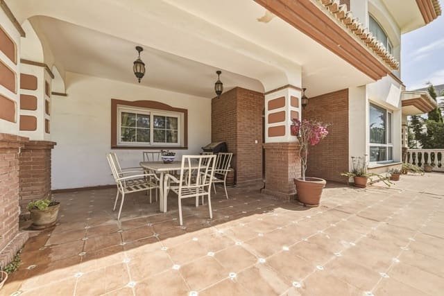 5 makuuhuone Huvila myytävänä paikassa Benalmádena - 949 000 € (Ref: 9998242)