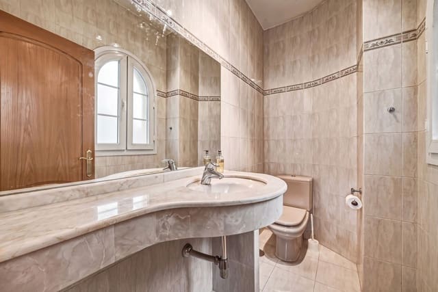5 makuuhuone Huvila myytävänä paikassa Benalmádena - 949 000 € (Ref: 9998242)