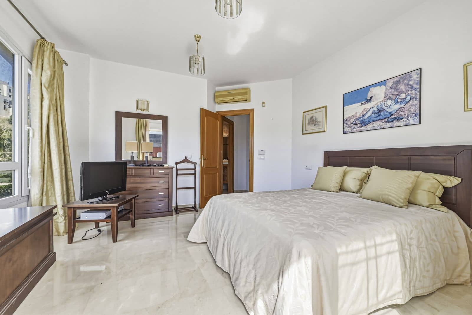 5 makuuhuone Huvila myytävänä paikassa Benalmadena - 949 000 € (Ref: 9998242)