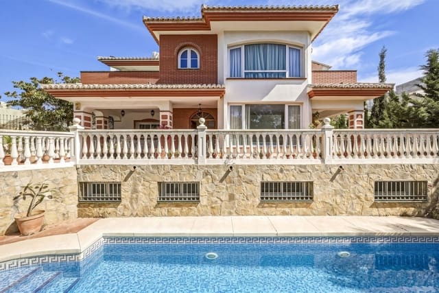 5 makuuhuone Huvila myytävänä paikassa Benalmádena - 949 000 € (Ref: 9998242)