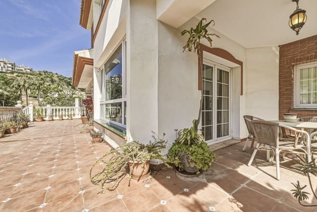 5 makuuhuone Huvila myytävänä paikassa Benalmádena - 949 000 € (Ref: 9998242)