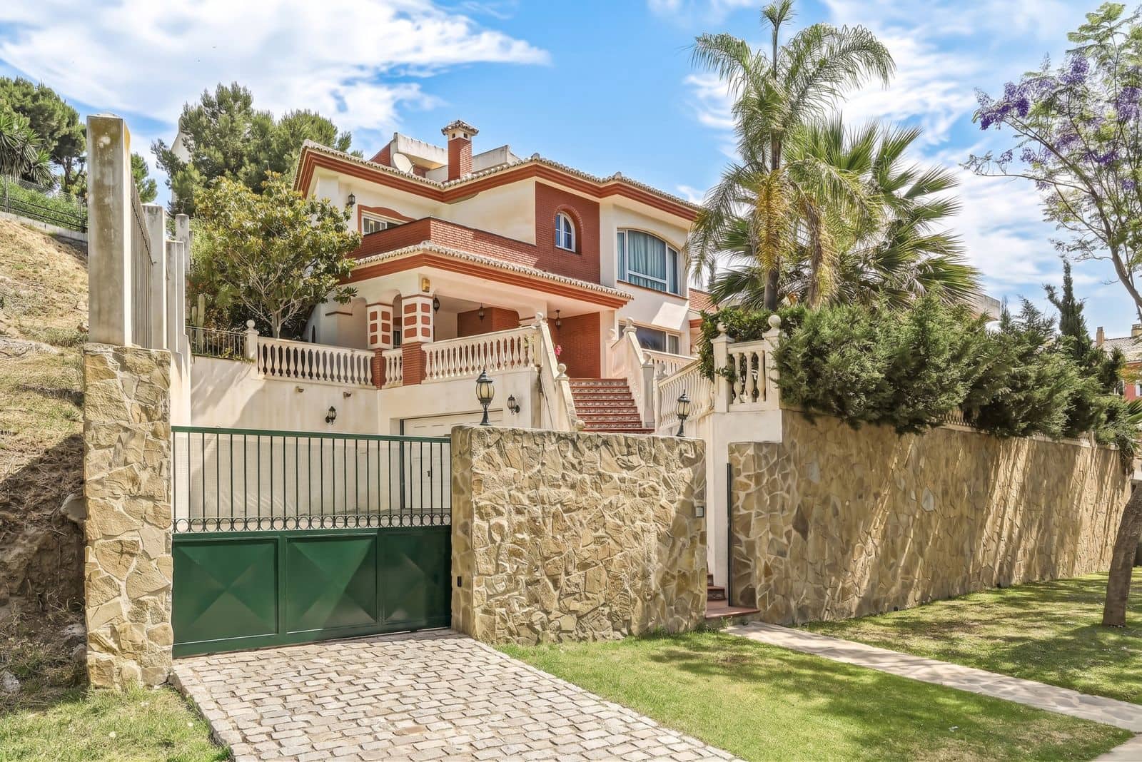 5 makuuhuone Huvila myytävänä paikassa Benalmadena - 949 000 € (Ref: 9998242)