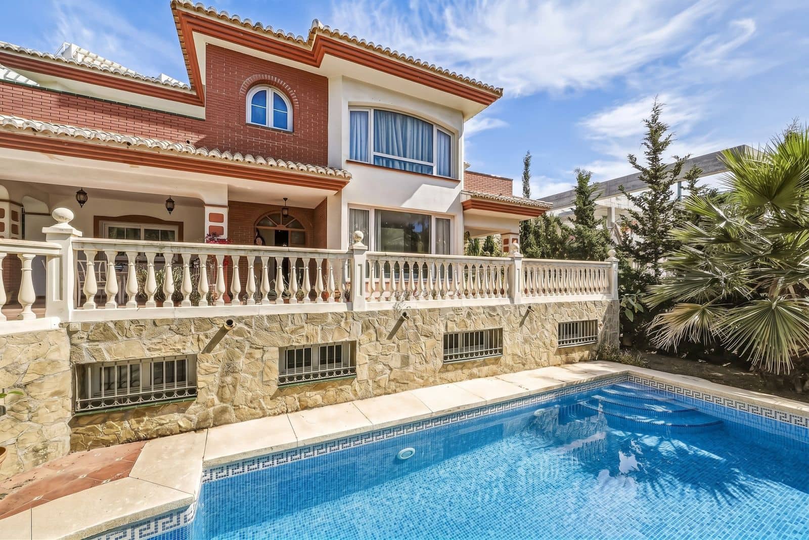 5 makuuhuone Huvila myytävänä paikassa Benalmadena - 949 000 € (Ref: 9998242)