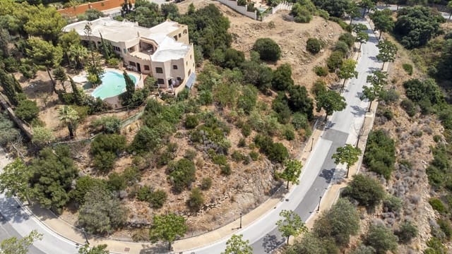 Tomt till salu i Elviria, Marbella - 1 200 000 € (Ref: 9998245)