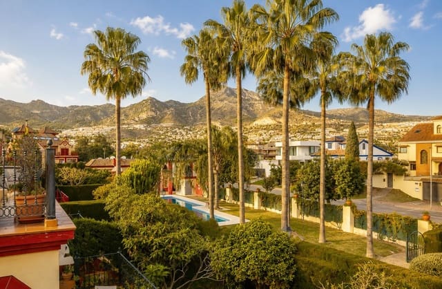 5 soverom Hus til salgs i Torrequebrada, Benalmádena - € 700 000 (Ref: 9998248)