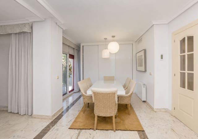 5 soverom Hus til salgs i Torrequebrada, Benalmádena - € 700 000 (Ref: 9998248)