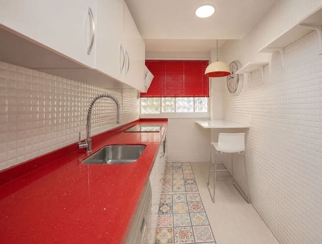 5 soverom Hus til salgs i Torrequebrada, Benalmádena - € 700 000 (Ref: 9998248)