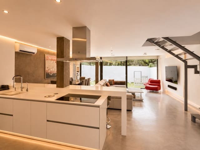 3 soverom Kjedet enebolig til salgs i Nueva Andalucia, Marbella - € 1 200 000 (Ref: 9998252)
