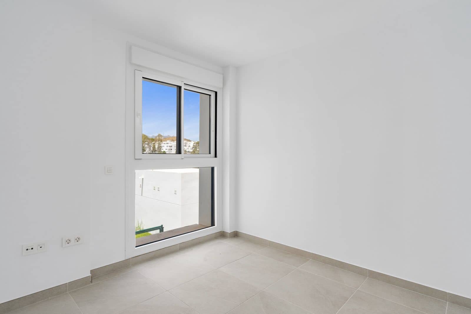 3 soveværelse Lejlighed til salg i La Cala de Mijas - € 419.000 (Ref: 9998267)