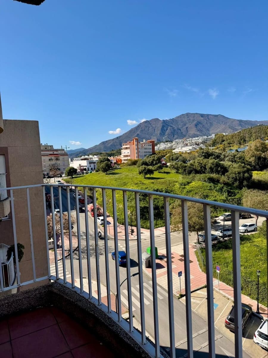 4 bedroom Penthouse for sale in Estepona - € 529,000 (Ref: 9998268)