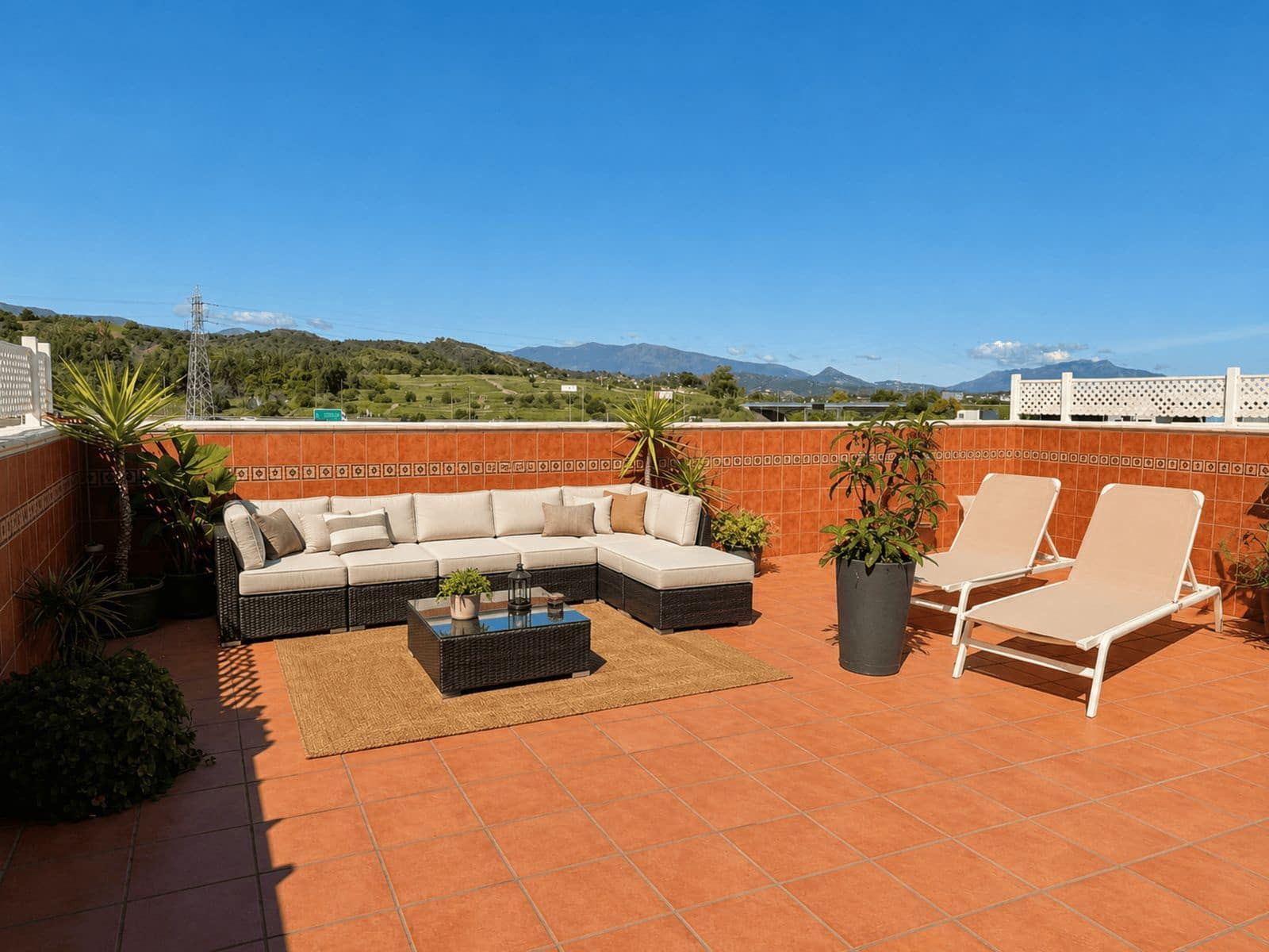4 bedroom Penthouse for sale in Estepona - € 529,000 (Ref: 9998268)