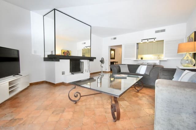 1 soveværelse Lejlighed til salg i Puerto Banus, Marbella - € 695.000 (Ref: 9998270)