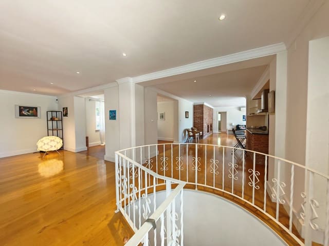 5 soveværelse Villa til salg i Marbesa, Marbella - € 1.495.000 (Ref: 9998274)