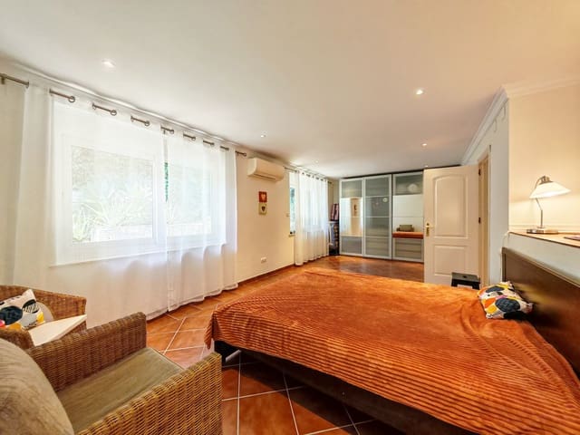5 soveværelse Villa til salg i Marbesa, Marbella - € 1.495.000 (Ref: 9998274)