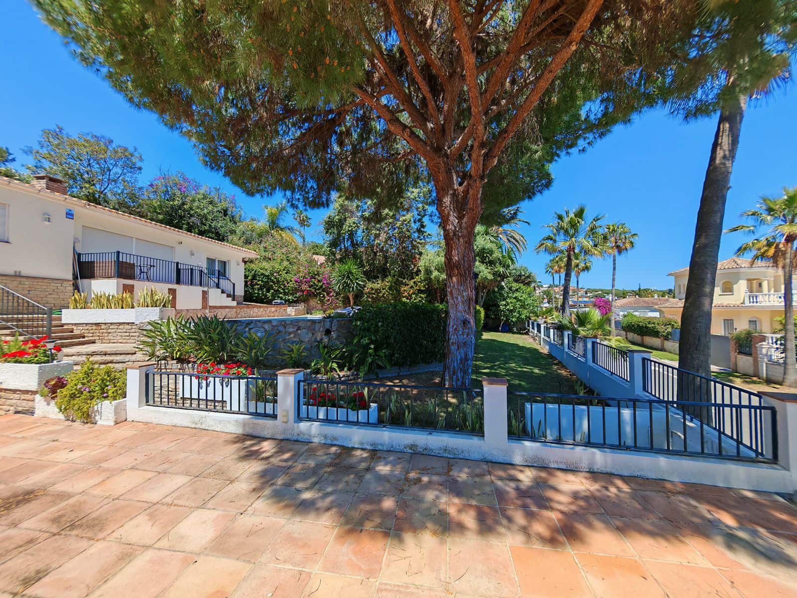 5 soveværelse Villa til salg i Marbesa - € 1.495.000 (Ref: 9998274)