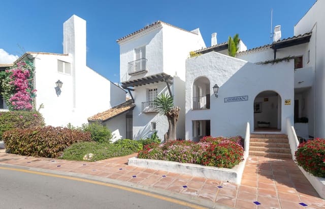 2 soveværelse Lejlighed til salg i Golden Mile, Marbella - € 2.425.000 (Ref: 9998275)