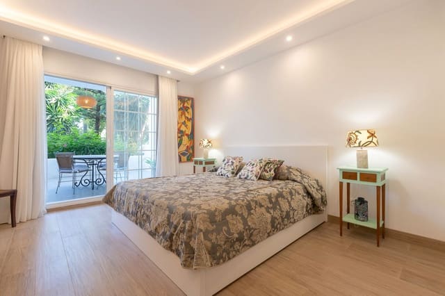 2 soveværelse Lejlighed til salg i Golden Mile, Marbella - € 2.425.000 (Ref: 9998275)