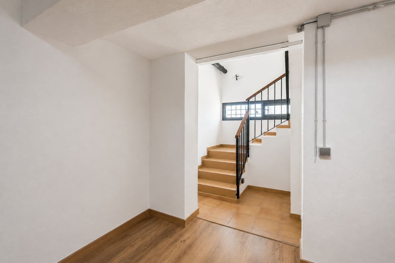 9 soverom Kjedet enebolig til salgs i Nueva Andalucia - € 1 450 000 (Ref: 9998279)
