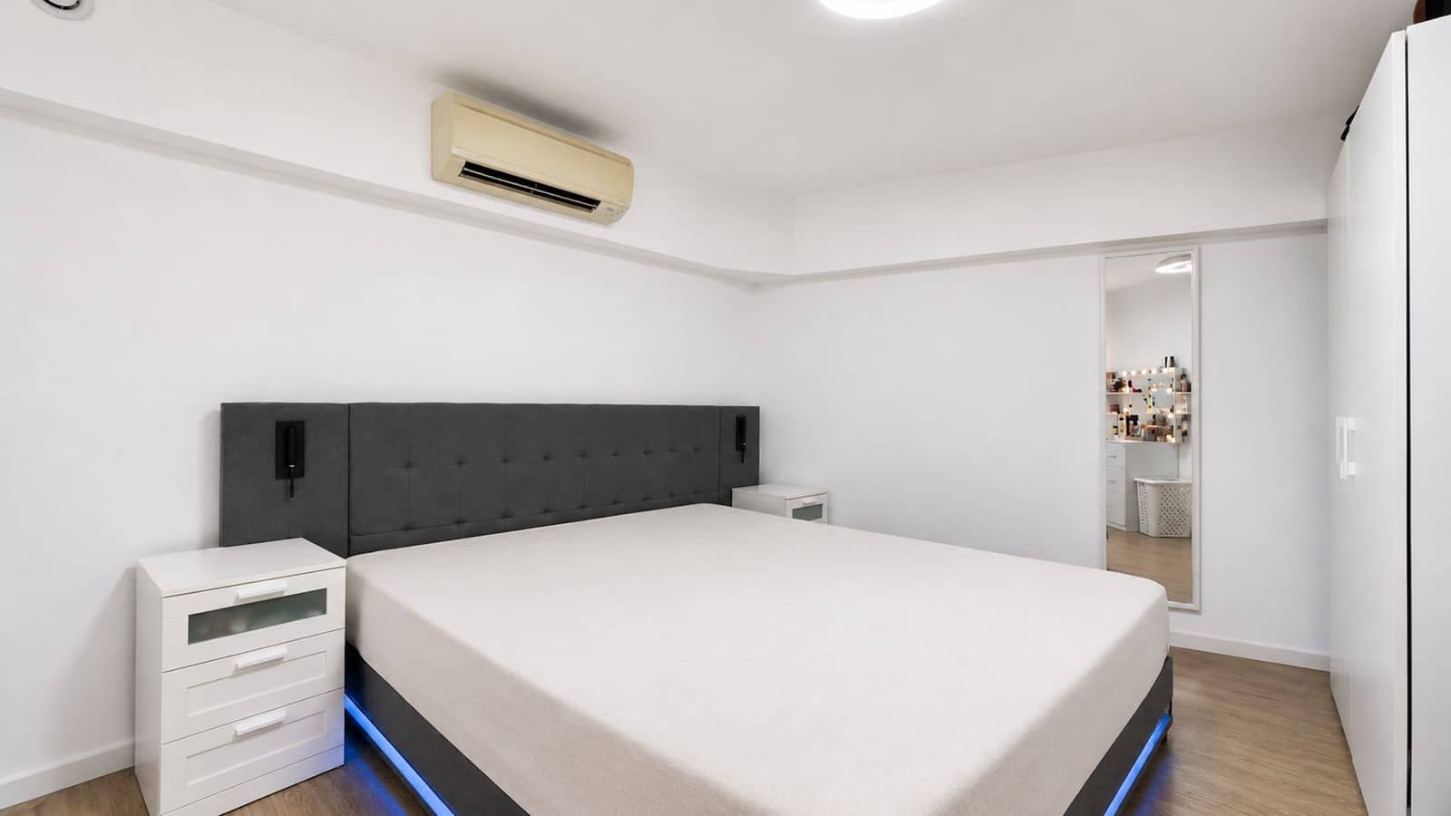 9 soverom Kjedet enebolig til salgs i Nueva Andalucia - € 1 450 000 (Ref: 9998279)