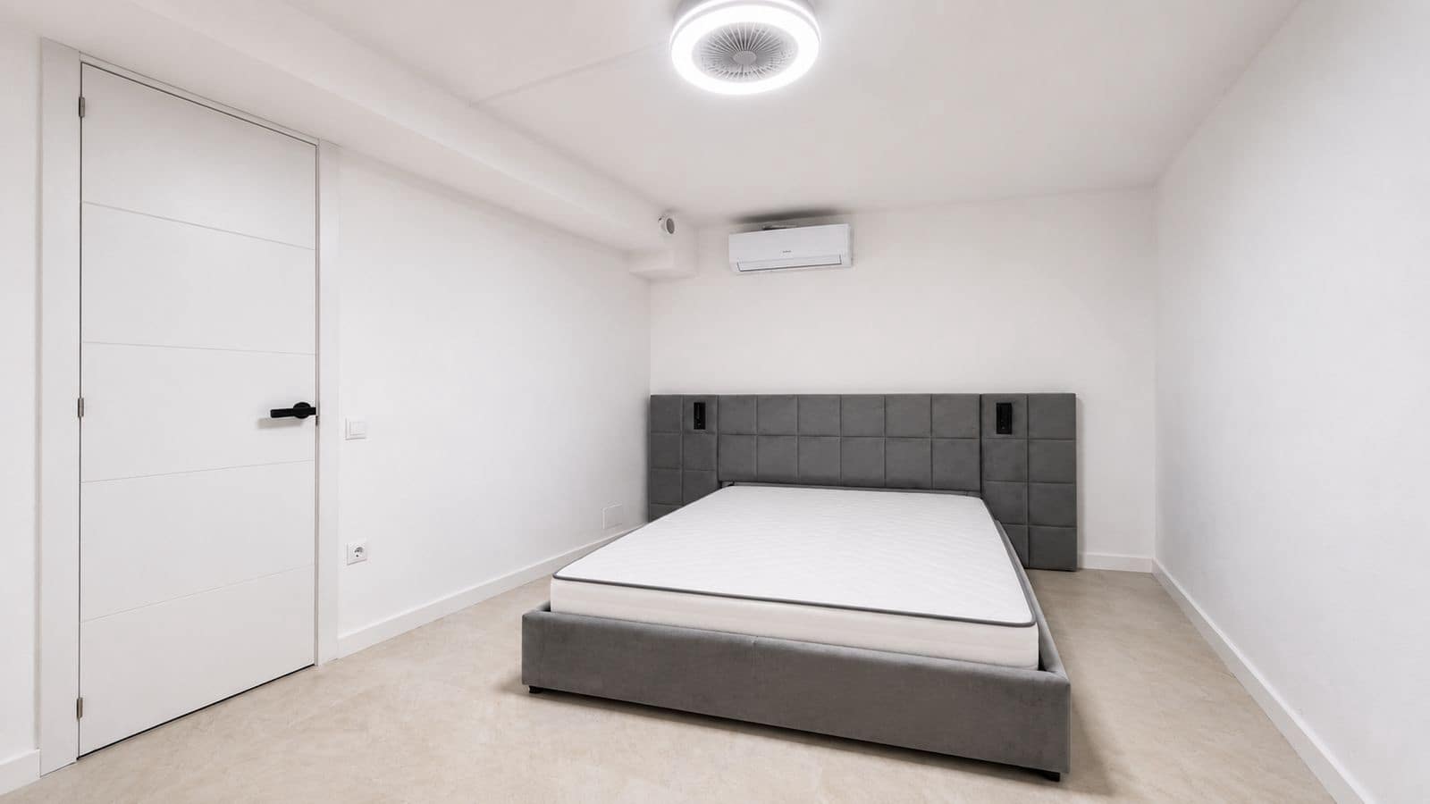 9 soverom Kjedet enebolig til salgs i Nueva Andalucia - € 1 450 000 (Ref: 9998279)