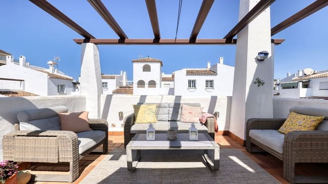 2 Zimmer Penthouse zu verkaufen in La Duquesa / Puerto de la Duquesa, Manilva - 299.000 € (Ref: 9998281)