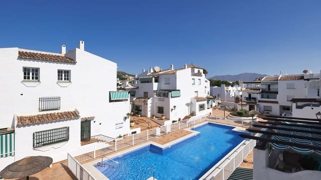 2 Zimmer Penthouse zu verkaufen in La Duquesa / Puerto de la Duquesa, Manilva - 299.000 € (Ref: 9998281)