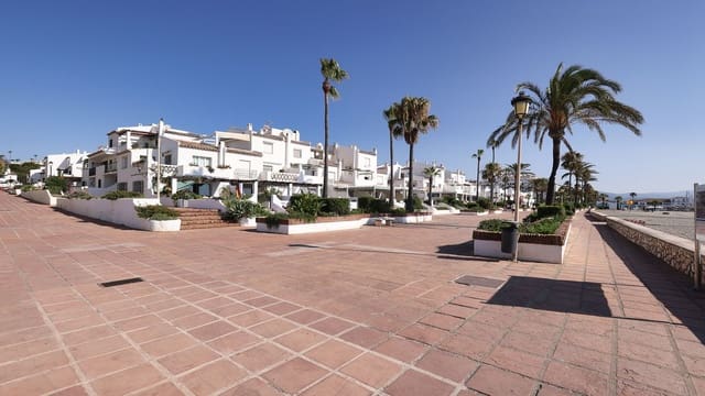 2 Zimmer Penthouse zu verkaufen in La Duquesa / Puerto de la Duquesa, Manilva - 299.000 € (Ref: 9998281)