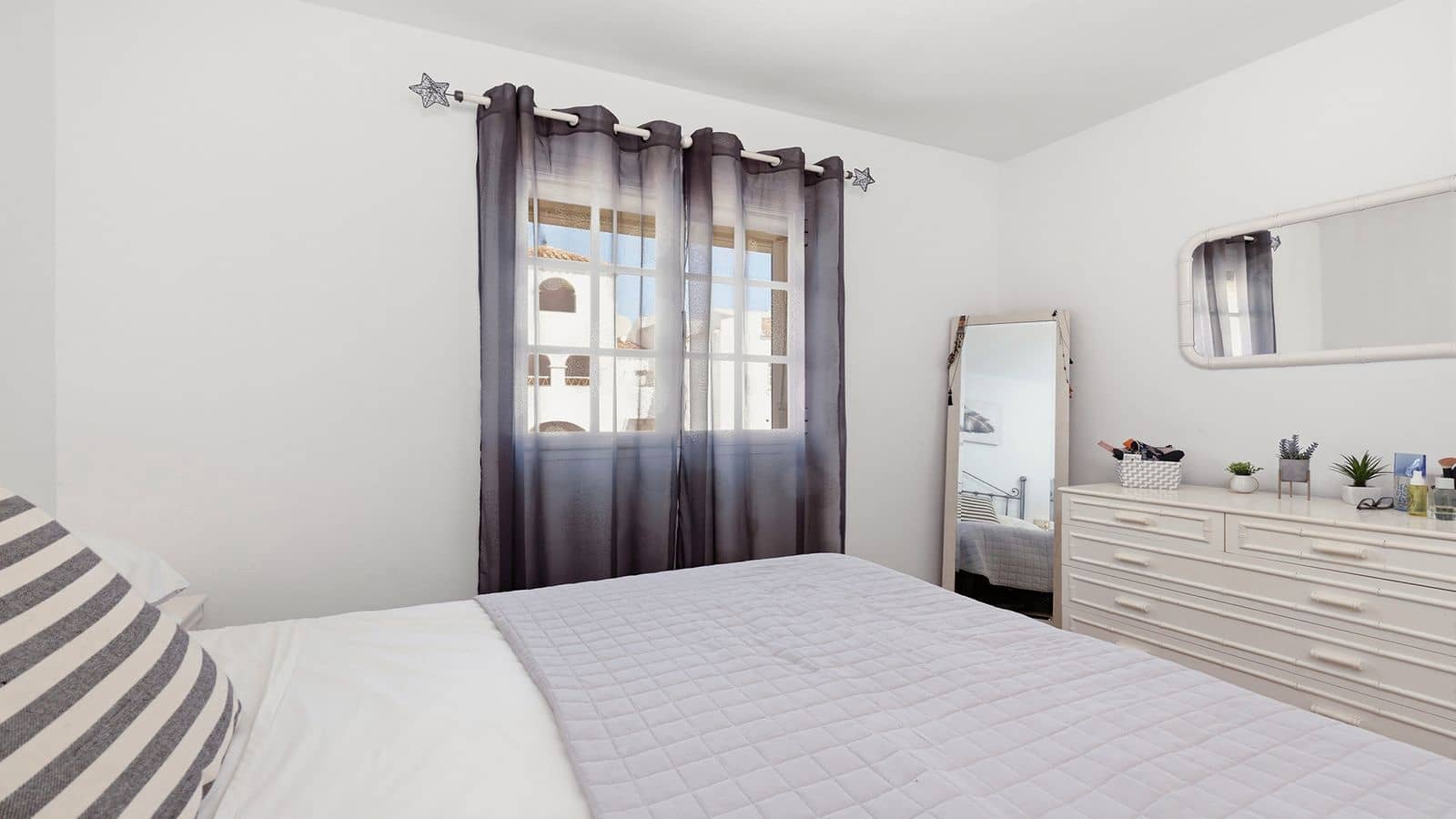 2 Zimmer Penthouse zu verkaufen in La Duquesa / Puerto de la Duquesa - 299.000 € (Ref: 9998281)