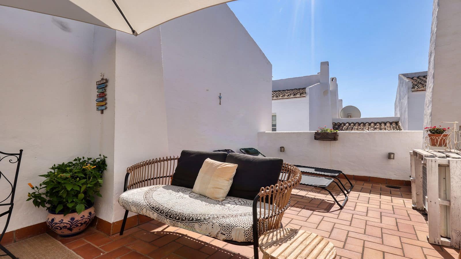 2 Zimmer Penthouse zu verkaufen in La Duquesa / Puerto de la Duquesa - 299.000 € (Ref: 9998281)