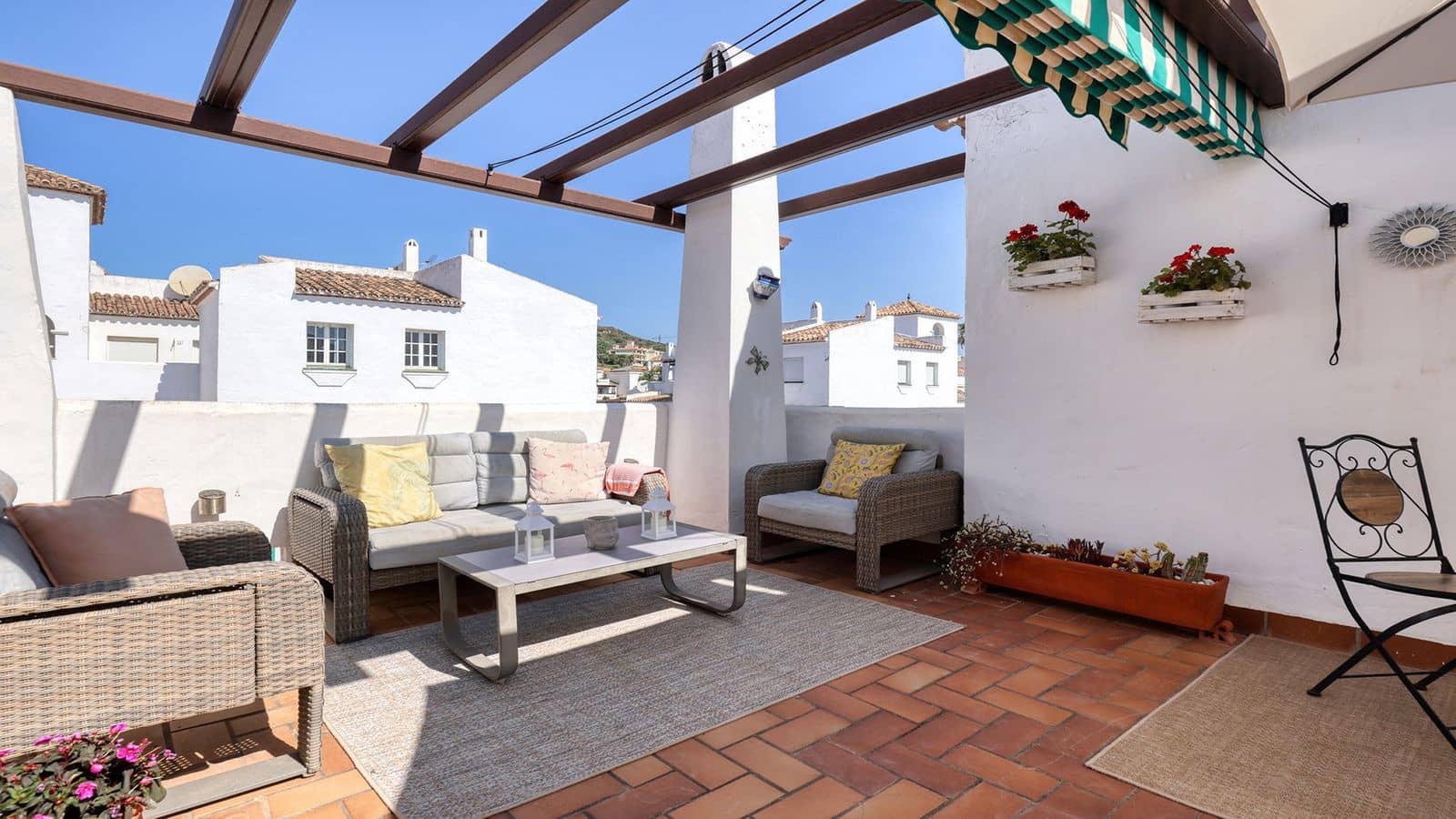 2 Zimmer Penthouse zu verkaufen in La Duquesa / Puerto de la Duquesa - 299.000 € (Ref: 9998281)