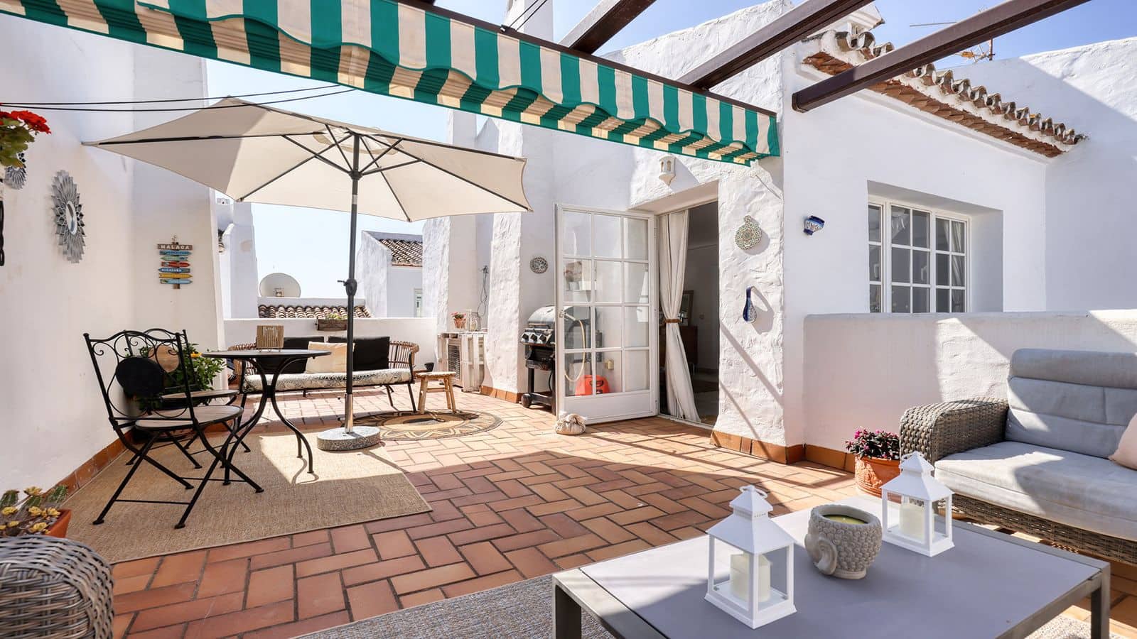 2 Zimmer Penthouse zu verkaufen in La Duquesa / Puerto de la Duquesa - 299.000 € (Ref: 9998281)