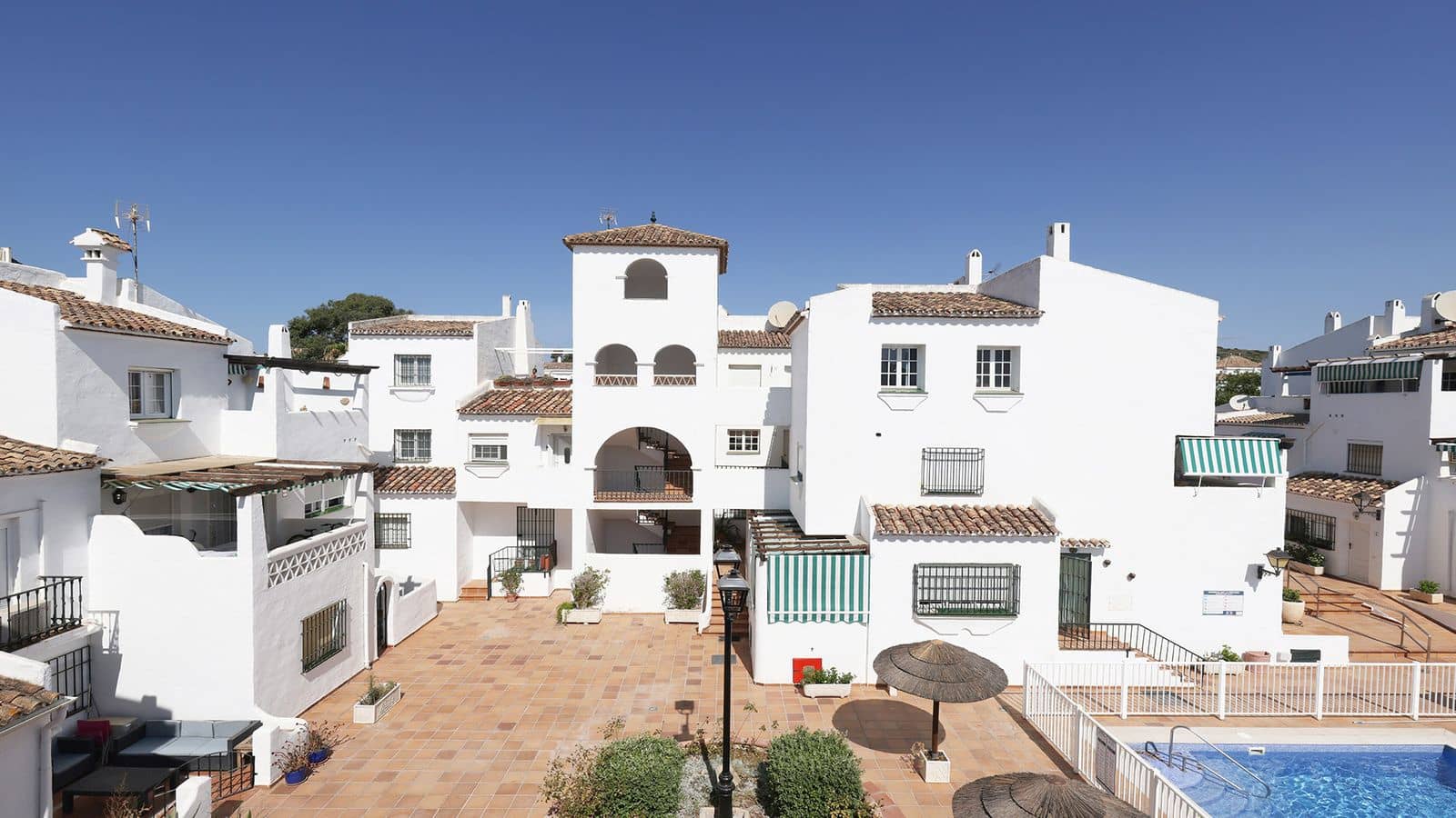 2 Zimmer Penthouse zu verkaufen in La Duquesa / Puerto de la Duquesa - 299.000 € (Ref: 9998281)