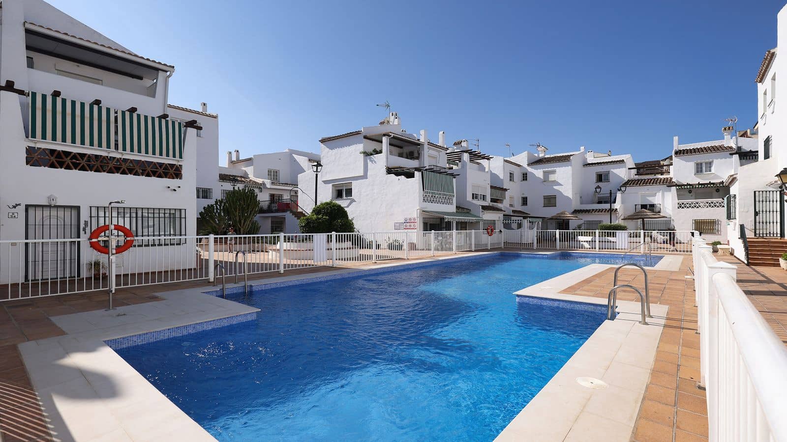 2 Zimmer Penthouse zu verkaufen in La Duquesa / Puerto de la Duquesa - 299.000 € (Ref: 9998281)