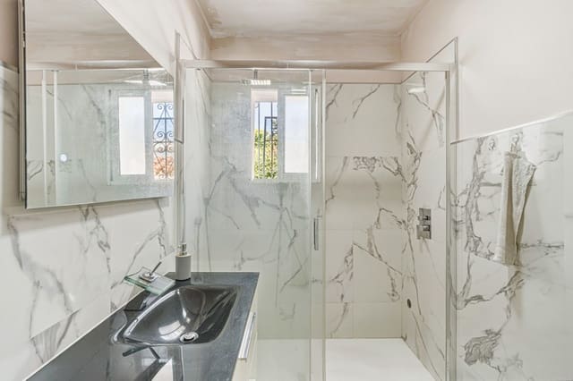 2 soveværelse Villa til salg i Nueva Andalucia, Marbella - € 1.375.000 (Ref: 9998282)